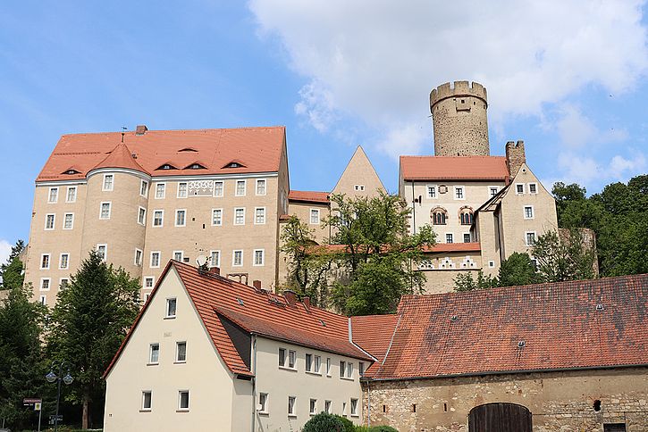 Steinerne Burg auf einem Hügel, © Burg Gnandstein